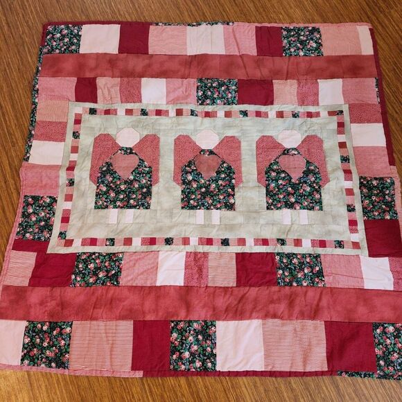 Handmade Small Lap Quilt Red Floral‎ Angels 50 x 51 Inches Wall Hanging - Picture 1 of 10